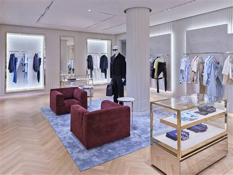 versace düsseldorf kontakt|Versace – Düsseldorf, Königsallee 21.